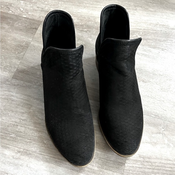 Lucky Brand Baley Perforated Black Booties - Picture 2 of 7